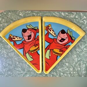 Vintage 90s Yogi Bear Plastic Pizza Plates Hanna Barbera Warner Brothers